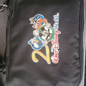 2000 Walt Disney world collection pins bag limited edition have the tags for pin